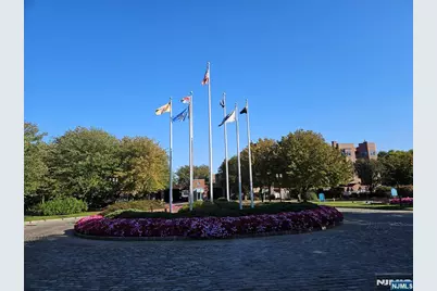 603 Franklin Court L603 #L603, Edgewater, NJ 07020 - Photo 4