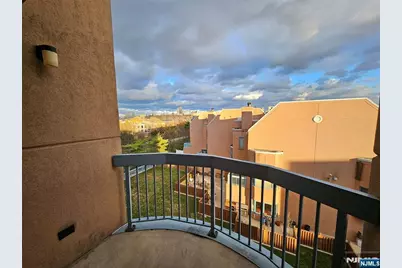 603 Franklin Court L603 #L603, Edgewater, NJ 07020 - Photo 8