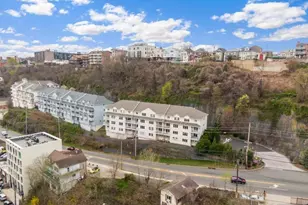 9 Legend Hills Dr, Edgewater, NJ 07020 - Photo 2