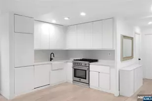 6010 Blvd E, West New York, NJ 07093 - Photo 14