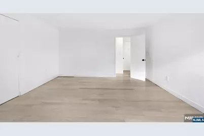 6010 Boulevard East, West New York, NJ 07093 - Photo 12