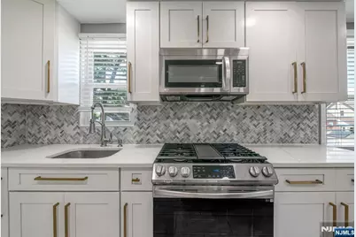 47 Ekings Avenue 2 #2, Hawthorne, NJ 07506 - Photo 2