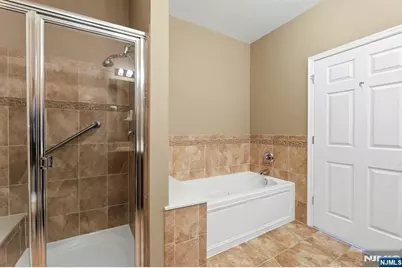 6 Cliff Road D2 #D2, Woodland Park, NJ 07424 - Photo 18