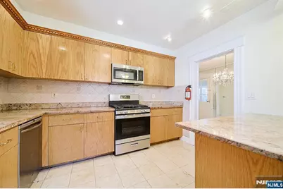 1585 Bergen Boulevard, Leonia, NJ 07605 - Photo 28