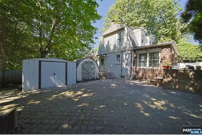 1585 Bergen Boulevard, Leonia, NJ 07605 - Photo 14