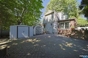 1585 Bergen Blvd, Leonia, NJ 07605 - Photo 14