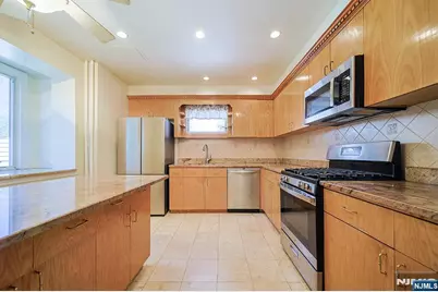 1585 Bergen Boulevard 1 #1, Leonia, NJ 07605 - Photo 16