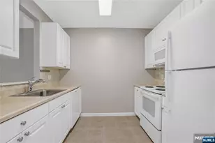 905 River Road 312, Edgewater, NJ 07020 - Photo 28