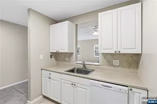 905 River Road 312, Edgewater, NJ 07020 - Photo 10