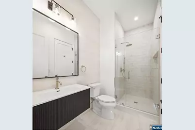 375 Burnet Place, Paramus, NJ 07652 - Photo 12