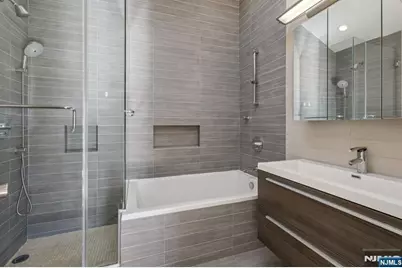 336 E Columbia Avenue 1 #1, Palisades Park, NJ 07650 - Photo 16