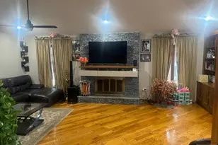 617 Sycamore St, Paramus, NJ 07652 - Photo 2