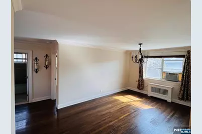 1495 E Terrace Circle 6 #6, Teaneck Township, NJ 07666 - Photo 4