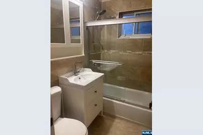 1495 E Terrace Circle 6 #6, Teaneck Township, NJ 07666 - Photo 10