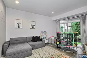 454 Albany, West New York, NJ 07093 - Photo 20