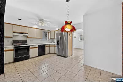 66 Jamros Terrace, Saddle Brook Township, NJ 07663 - Photo 18