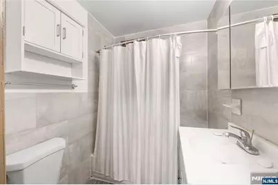 598 67th 1 #1, West New York, NJ 07093 - Photo 18