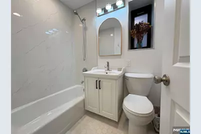 2329 Hudson Terrace C3 #C3, Fort Lee, NJ 07024 - Photo 34