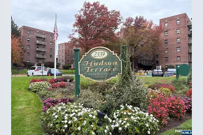 2329 Hudson Terrace C3 #C3, Fort Lee, NJ 07024 - Photo 1