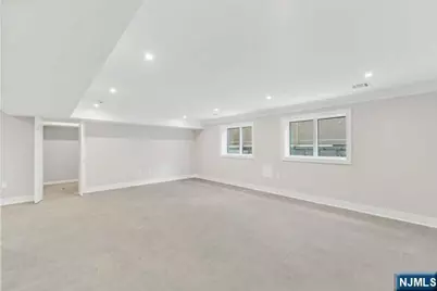 211 Warwick Avenue 1 #1, Fort Lee, NJ 07024 - Photo 32