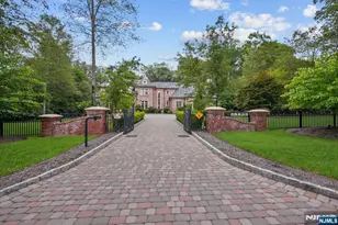 29 N Church Rd, Saddle River, NJ 07458 - Photo 2