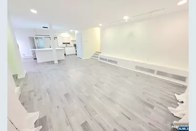 201 Riverdale Drive, Fort Lee, NJ 07024 - Photo 4