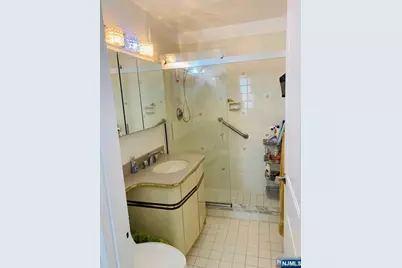 2000 Linwood Avenue 10M #10M, Fort Lee, NJ 07024 - Photo 10