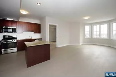 555 E 10th Street 101 #101, Palisades Park, NJ 07650 - Photo 4