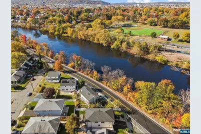 2 Elmwood Terrace, Elmwood Park, NJ 07407 - Photo 4