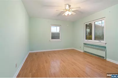 15 Edgewater Road, Cliffside Park, NJ 07010 - Photo 20