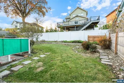 15 Edgewater Road, Cliffside Park, NJ 07010 - Photo 30