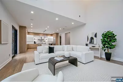 121 Circle Drive, Paramus, NJ 07652 - Photo 12