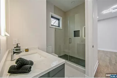 121 Circle Drive, Paramus, NJ 07652 - Photo 22