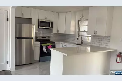 671 Midland Avenue 5A #5A, Garfield, NJ 07026 - Photo 2