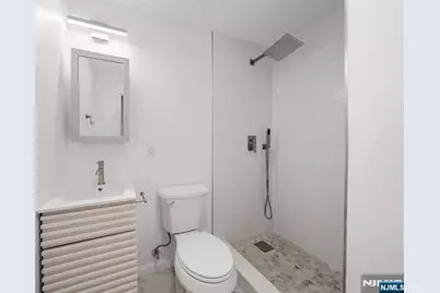 174 Pleasant Avenue, Bergenfield, NJ 07621 - Photo 12