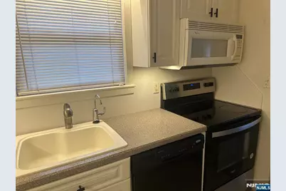 15 Cottage Street Bldg 19 - Un #Bldg 19 - Un, Midland Park, NJ 07432 - Photo 10