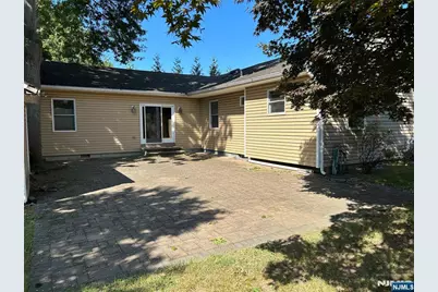 10-11 Alexander Avenue, Fair Lawn, NJ 07410 - Photo 18