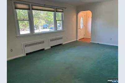 10-11 Alexander Avenue, Fair Lawn, NJ 07410 - Photo 8