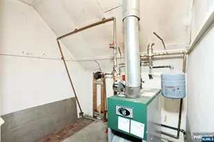 325 New Bridge Rd, Bergenfield, NJ 07621 - Photo 32