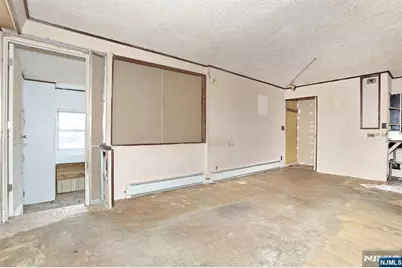 325 New Bridge Road, Bergenfield, NJ 07621 - Photo 38