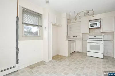 325 New Bridge Road, Bergenfield, NJ 07621 - Photo 24