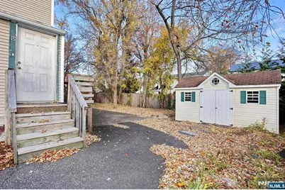 325 New Bridge Road, Bergenfield, NJ 07621 - Photo 46