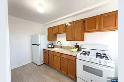 3031 Edwin 5C #5C, Fort Lee, NJ 07024 - Photo 6