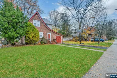 425 Beatrice Street, Teaneck Township, NJ 07666 - Photo 2