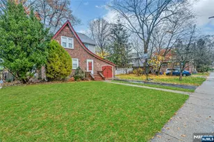 425 Beatrice St, Teaneck Township, NJ 07666 - Photo 2