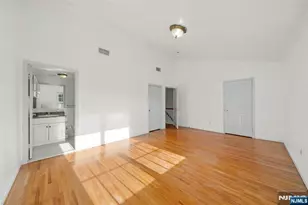 29 Prospect St, Palisades Park, NJ 07650 - Photo 16