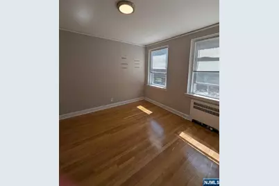 118 Ayers Court, Teaneck Township, NJ 07666 - Photo 4