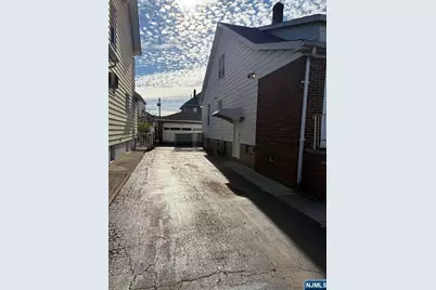 23 Barrington Avenue, Clifton, NJ 07011 - Photo 4