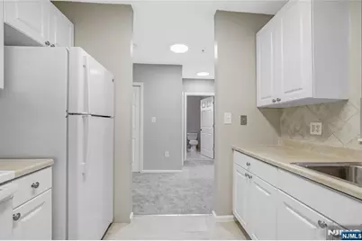 905 River Road 307 #307, Edgewater, NJ 07020 - Photo 8