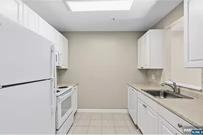 905 River Road 310 #310, Edgewater, NJ 07020 - Photo 12